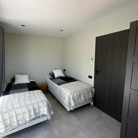 Zara Villa *